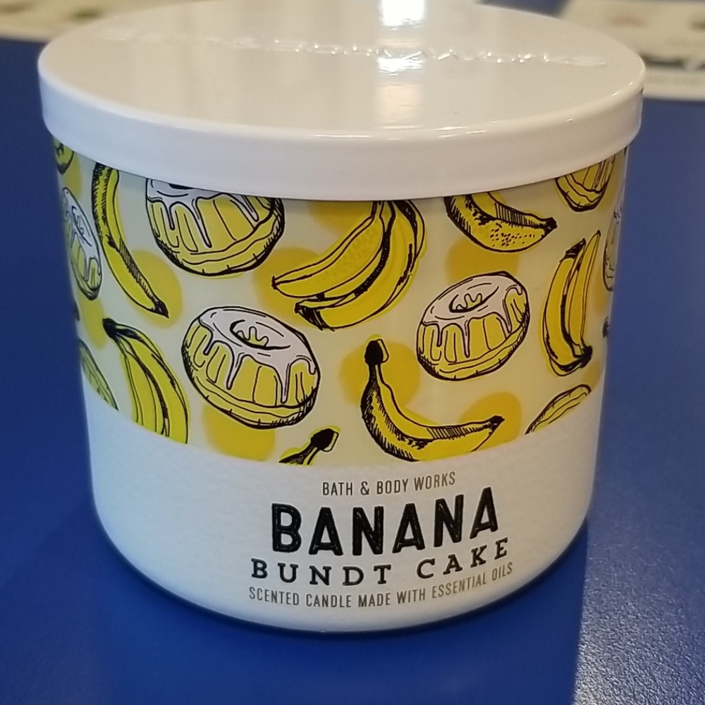Banana Bundt Cake Candle